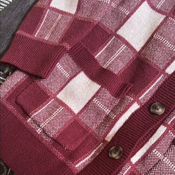 Vigoss Women's Maroon and Beige Checkered Cardigan - Picture 4 of 5